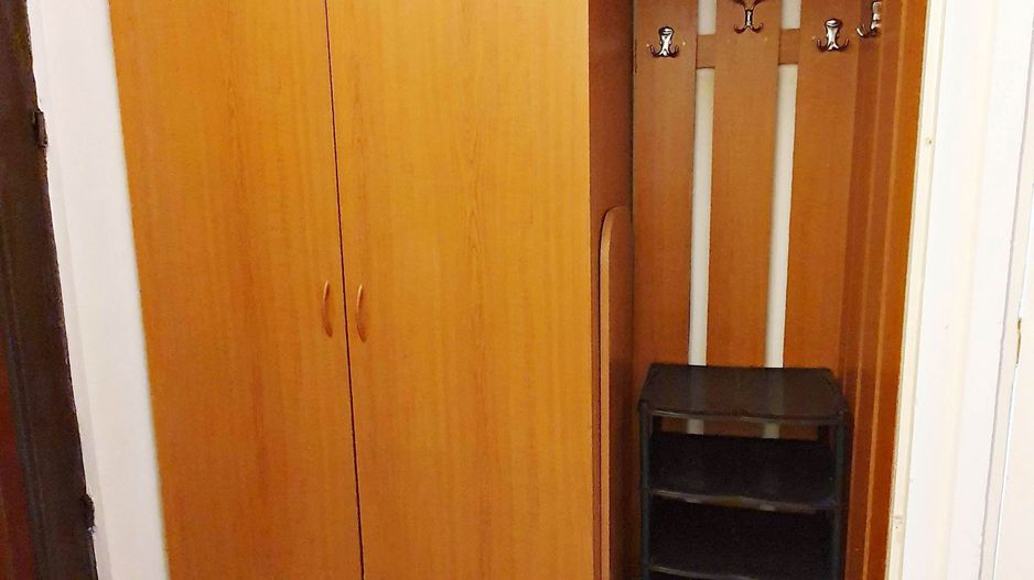 Calea Bucuresti, garsoniera cf I etaj 4/9 libera,semimobilata - Poză 7