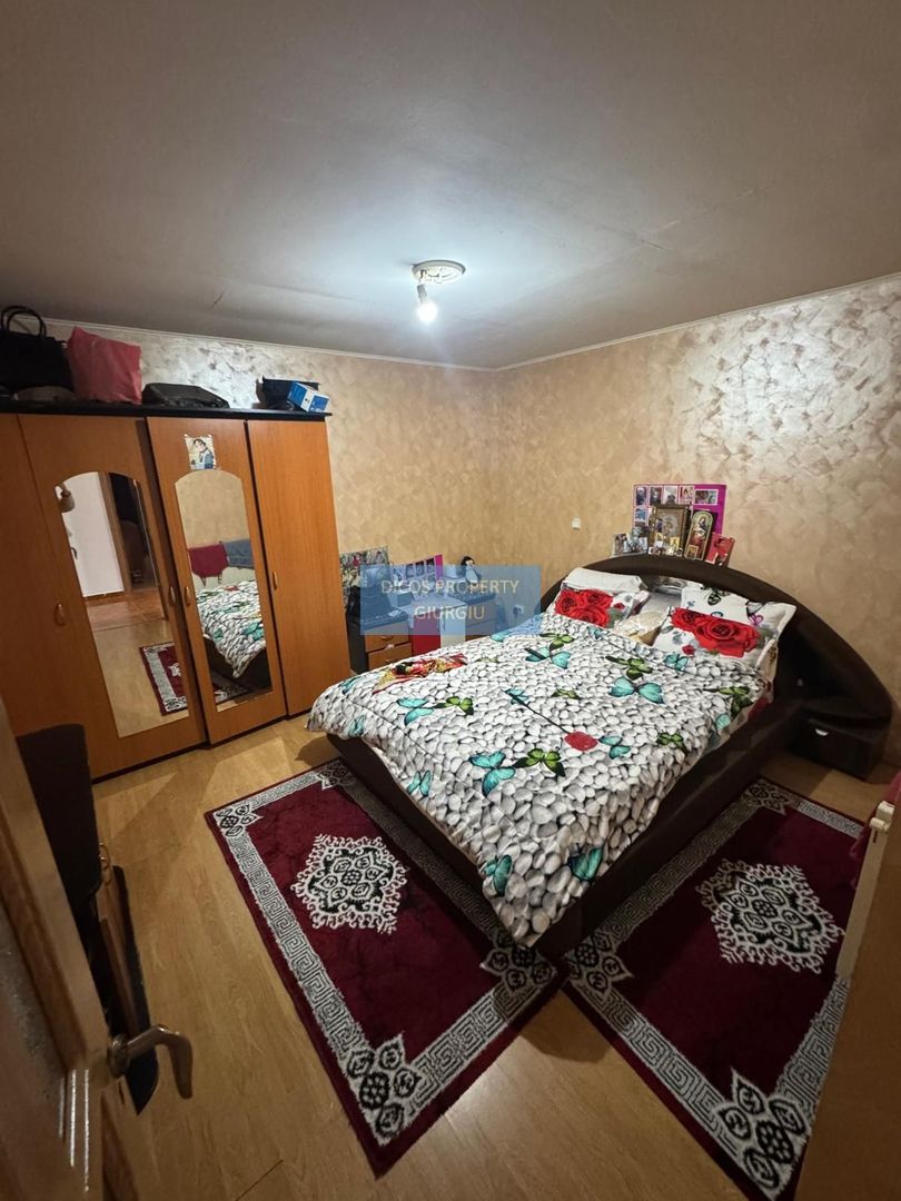 Casă P+M pe strada Tineretului - Poză 6