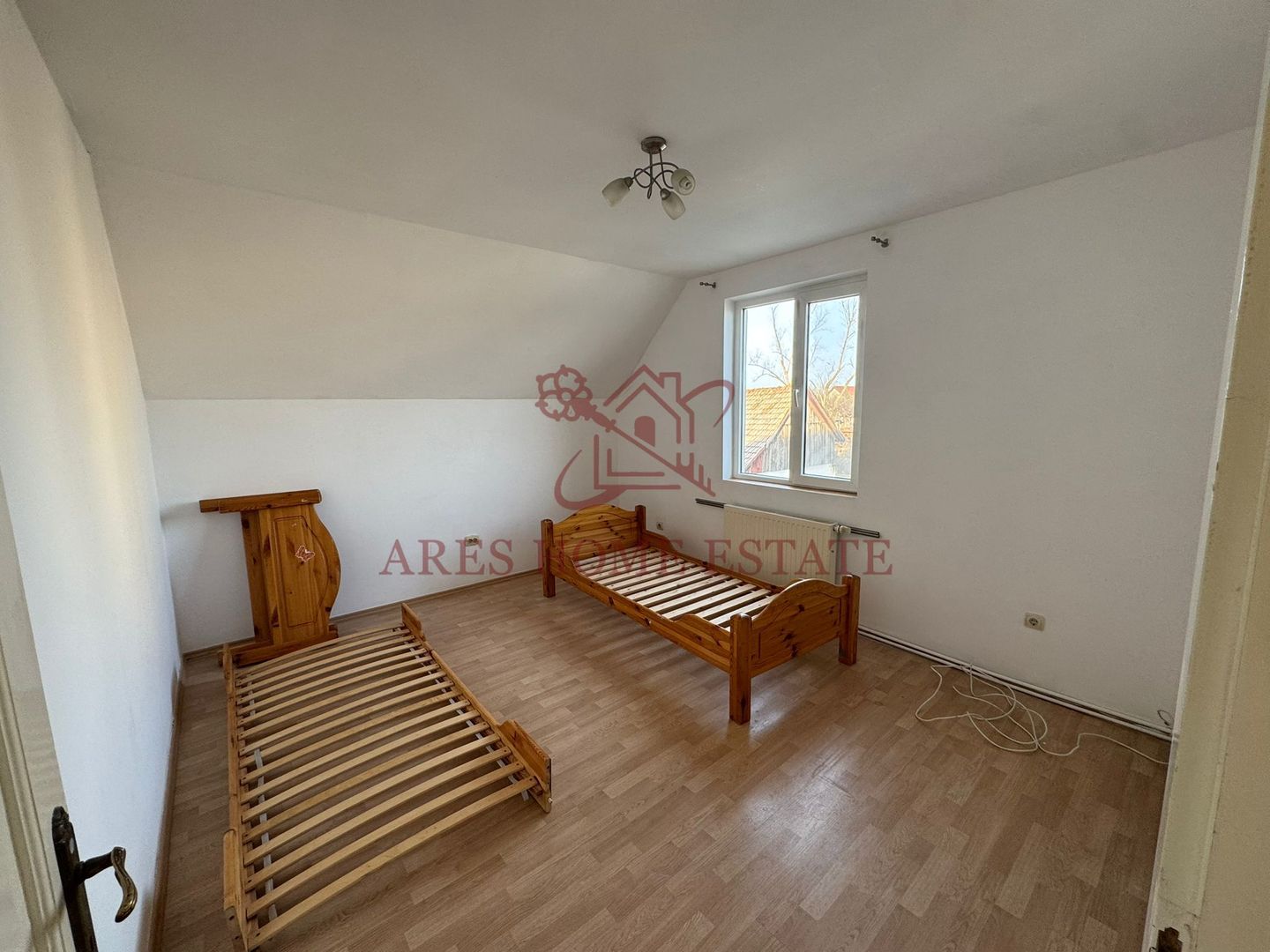 Casă 7 camere de vânzare/închiriere Izvin + anexă 90 mp- Comision 0 - Poză 19