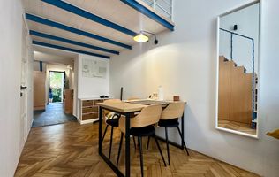 Studio cochet cu zonă de dormit și curte interioară, în centrul Clujului