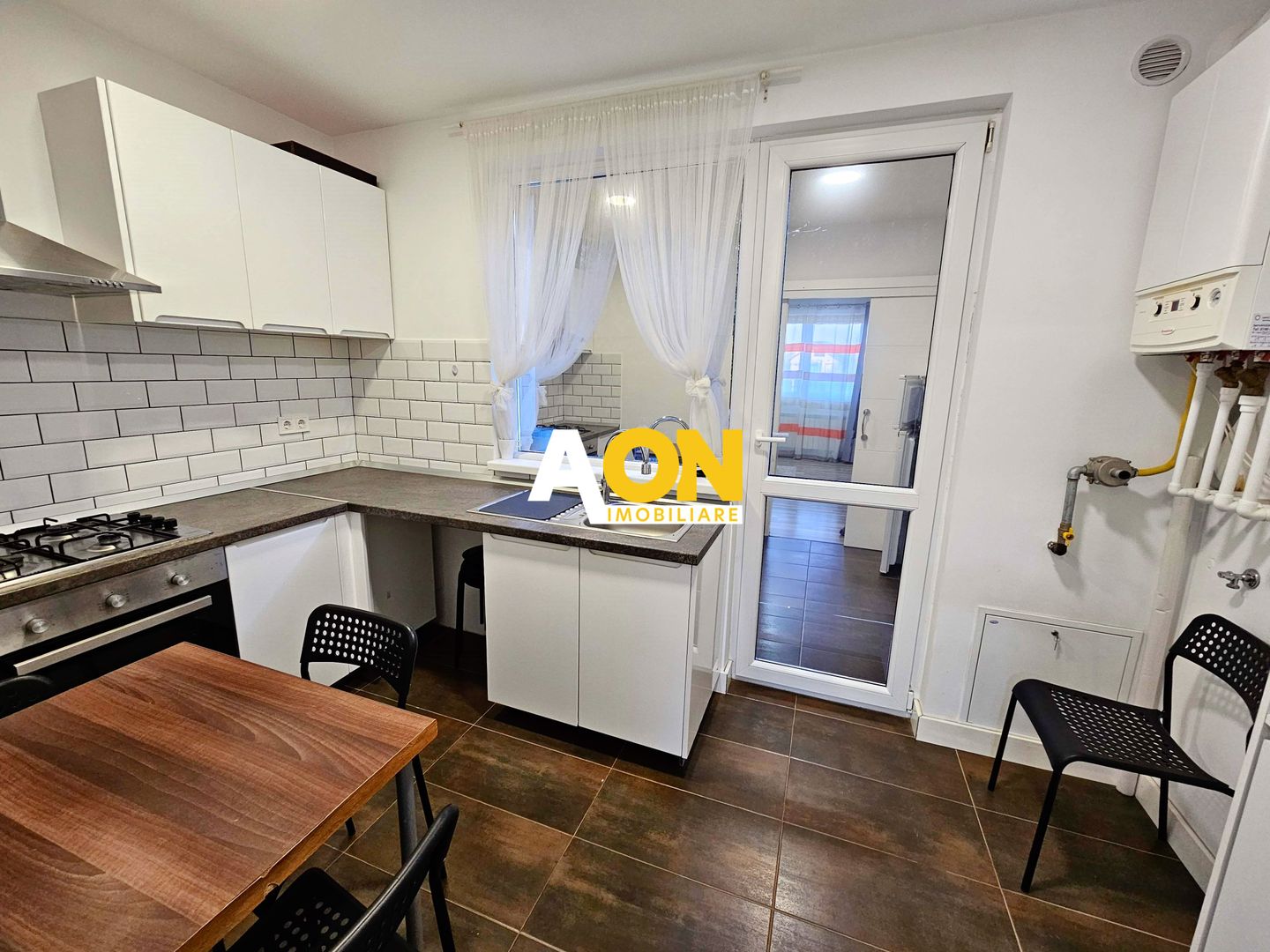 Casa tip insiruit, 5 camere, 2 bai, mobilata si utilata - Poză 2