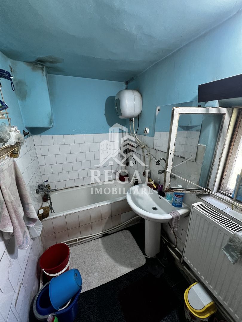 Casă de vânzare în Peștișu Mare – garaj și toate utilitățile - Poză 9