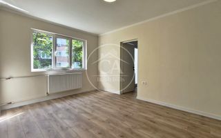 Apartament de vânzare cu 2 camere în zona Rogerius, Oradea - Poză 3