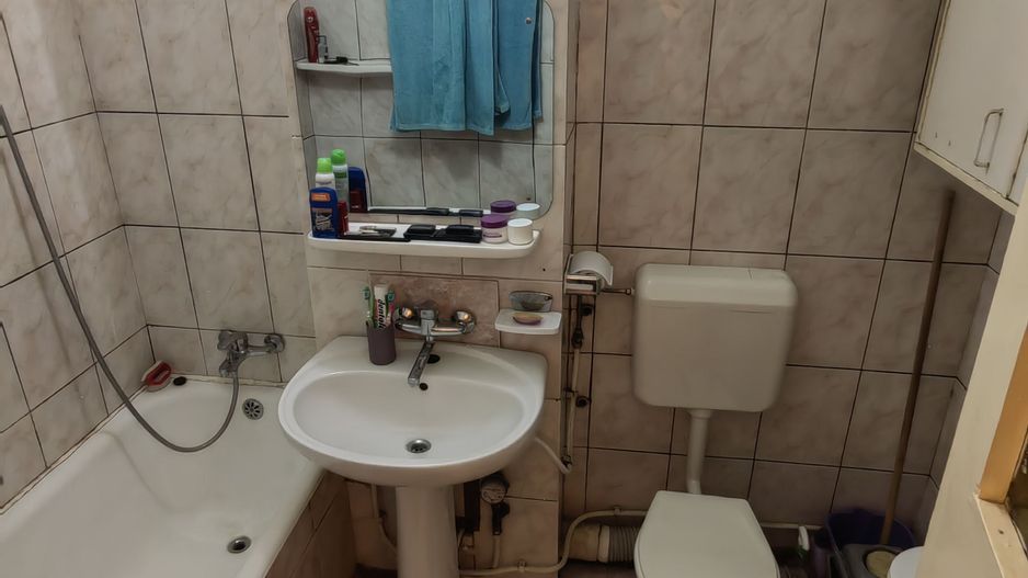 Apartament decomandat 2 camere cu balcon Lacramioarei - Poză 8