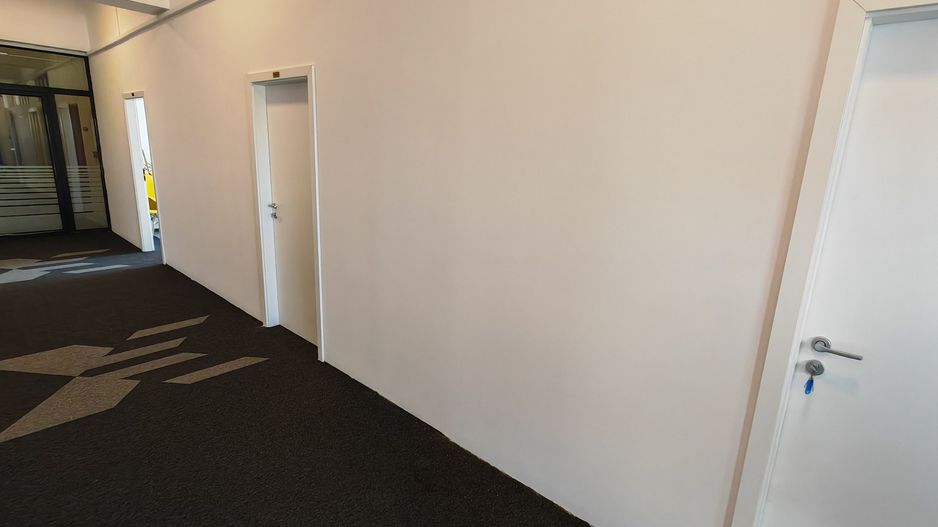 Birouri spatioase in cladire de birouri - Poză 4