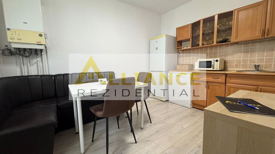 Apartament 2 camere de vanzare - Poză 2