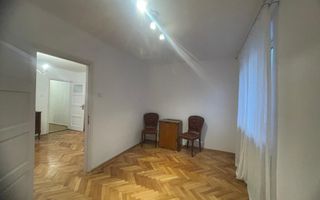 Apartament de vanzare cu 3 camere, balcon, etaj 1 -Zona Calea Dumbravii - Poză 13