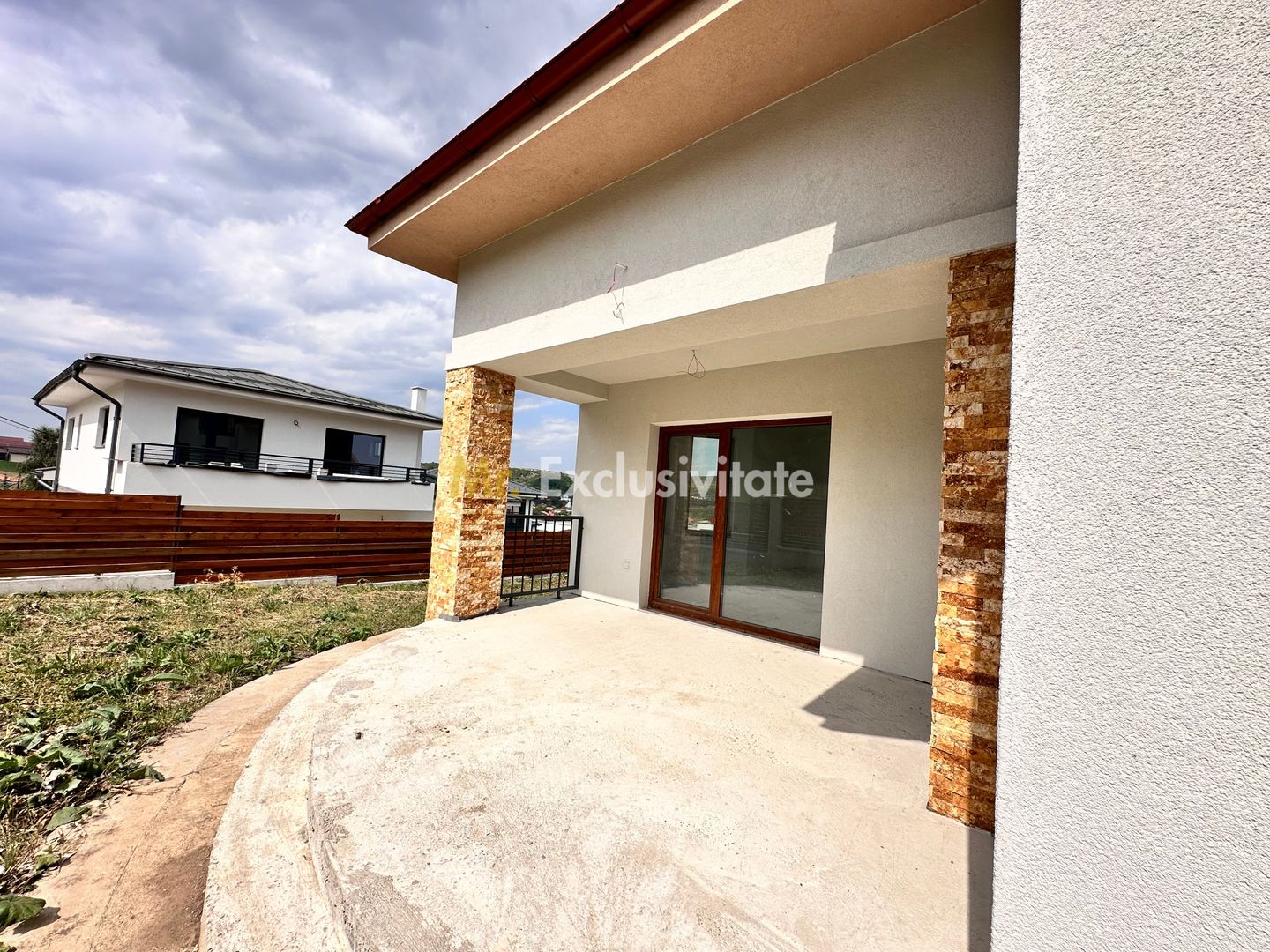 Casa individuala-4 dormitoare,225 mp utili,garaj-Chinteni - Poză 3