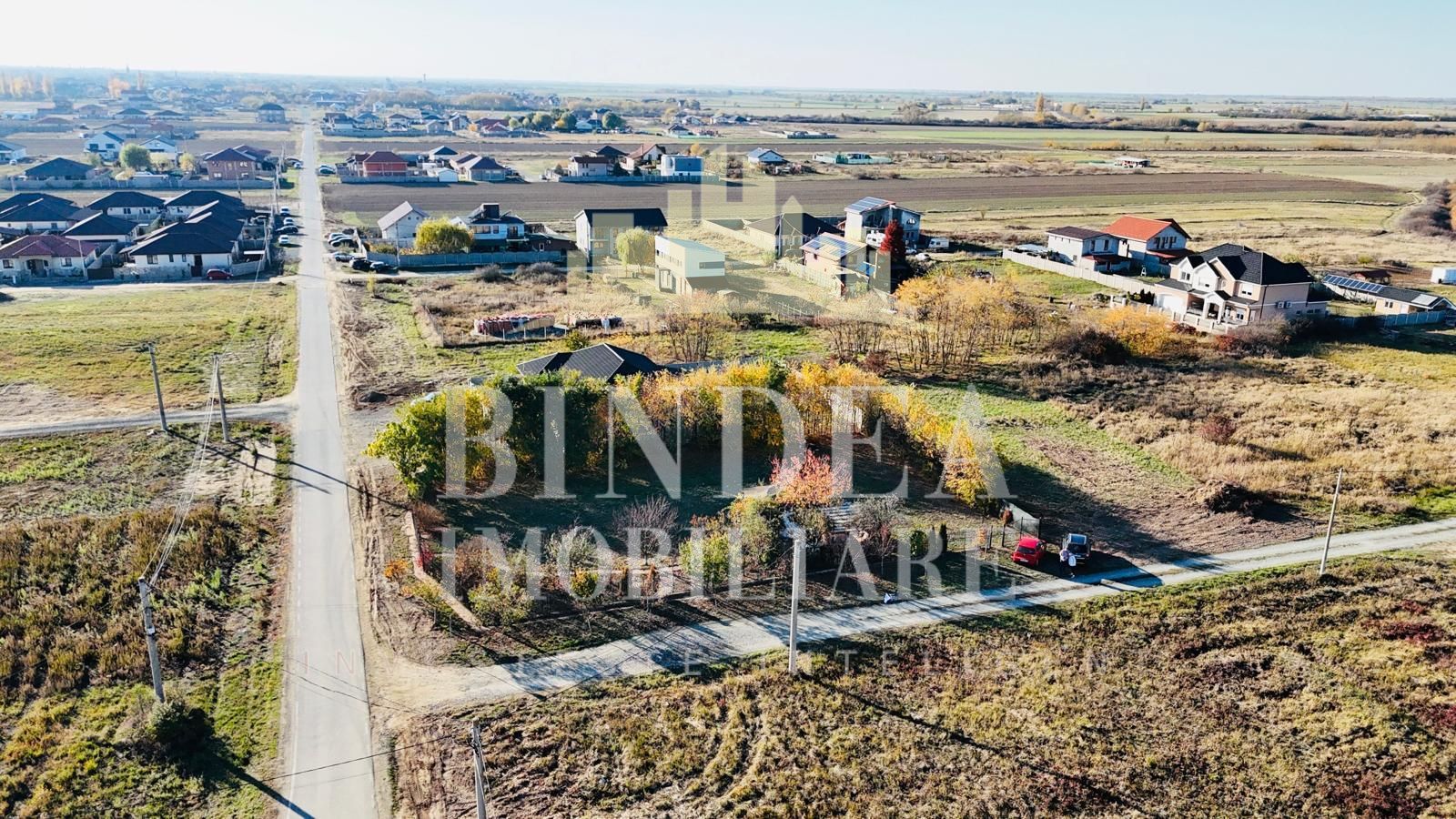 Teren intravilan imprejmuit, vegetatie matura 1200mp Sag Manastire - Poză 8