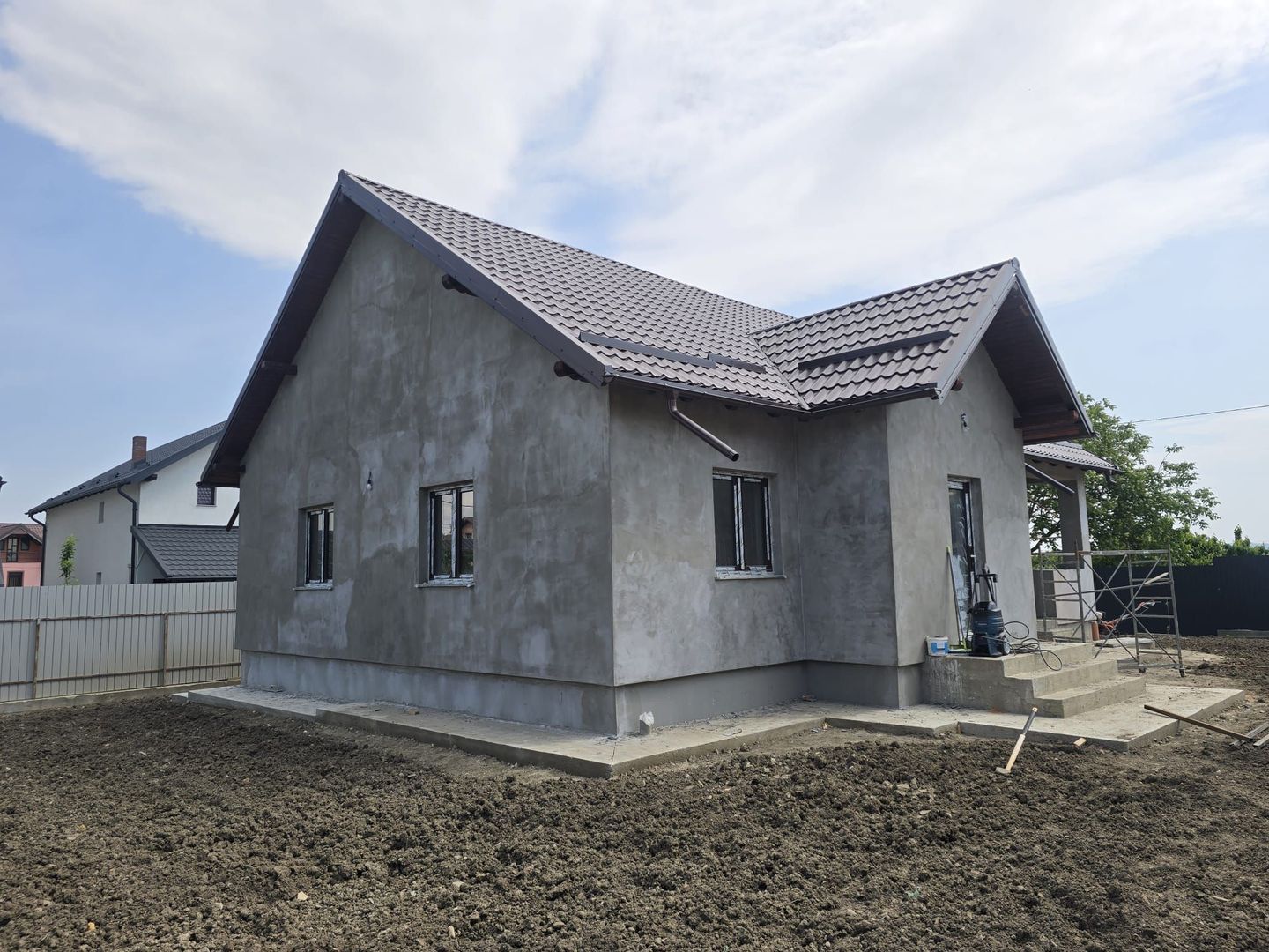 Casă Nouă Modernă de Vânzare –Sărata, Bacău,Confort, Spațiu și Liniste - Poză 2