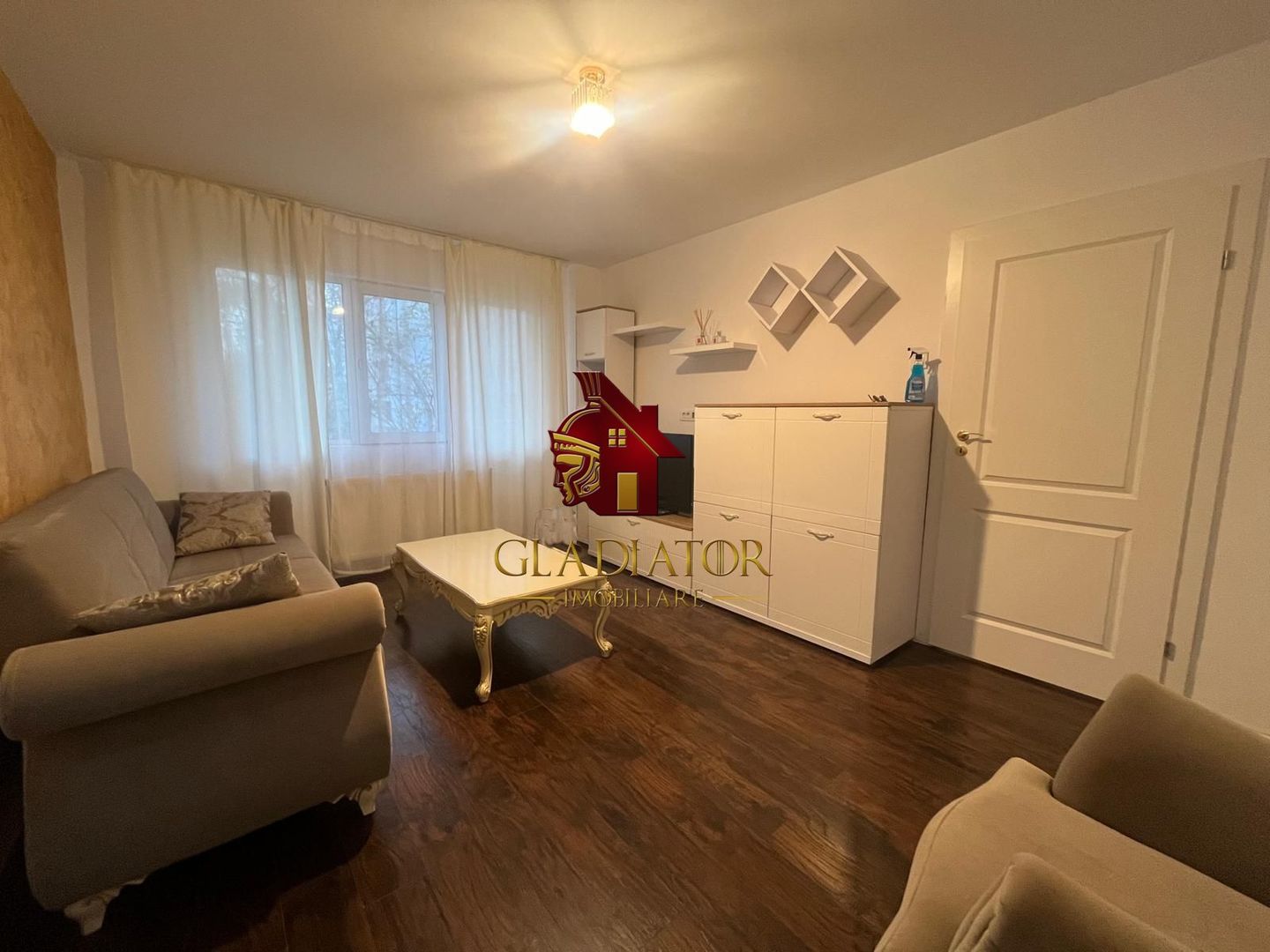 Apartament renovat complet, modern, Podu Ros - Posta inchiriere rapida - Poză 1