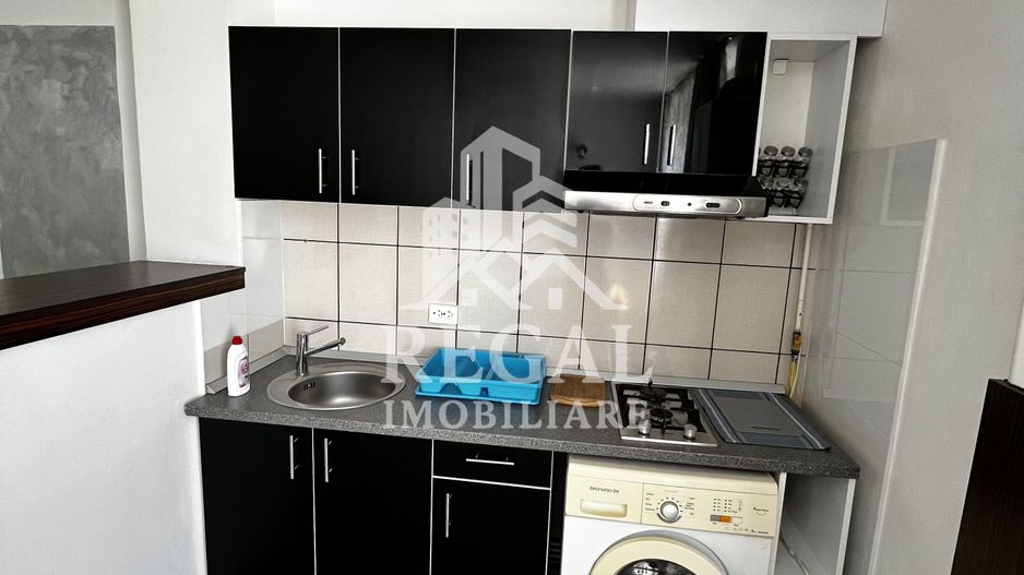 Garsonieră de închiriat – modernă, complet utilată, în zona centrală - Poză 3