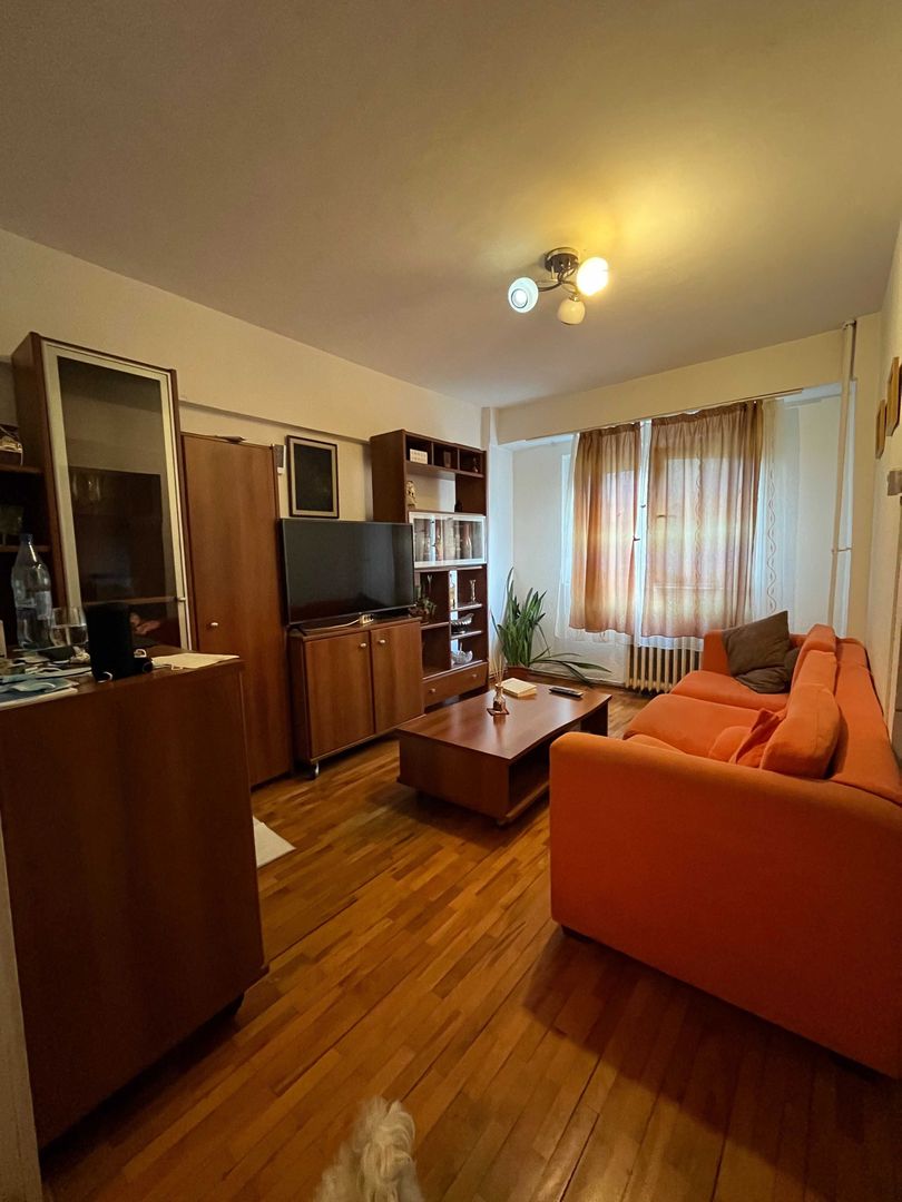 apartament decomandat cu 4 camere - Poză 8