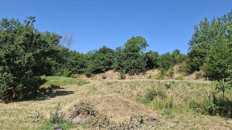 Teren Intravilan 1200 mp Podgoria - Poză 1