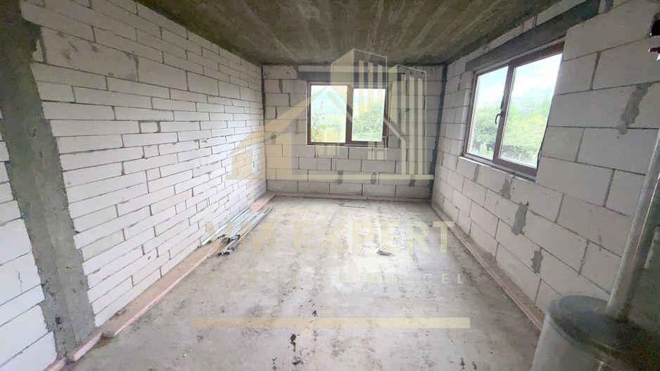 CASĂ 6 CAMERE TEREN 5736 MP LEREȘTI VOINEȘTI ARGEȘ - Poză 8