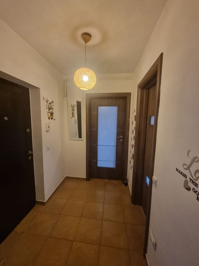 Apartament 2 camere, in Vila. Curte. Centrala. Parcare. Aparatorii Patriei. - Poză 8
