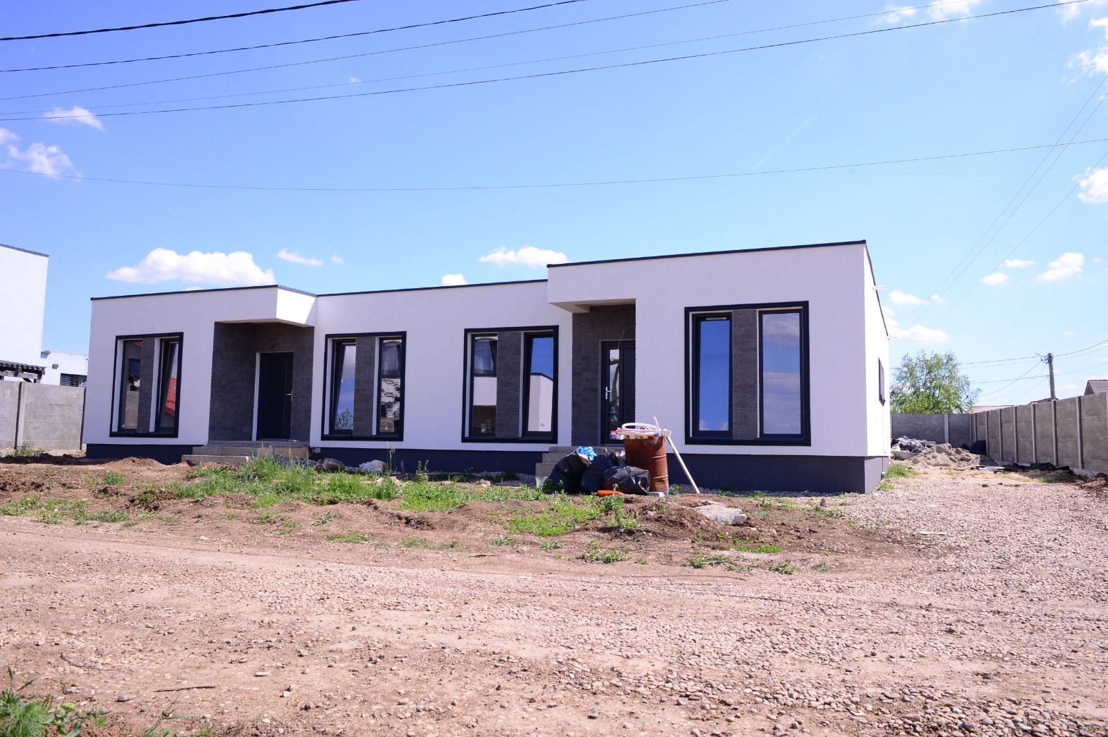 Sanandrei, Duplex pe PArter , 3 Dormitoare, 2 bai, Dresing, Perete Dublu - Poză 3