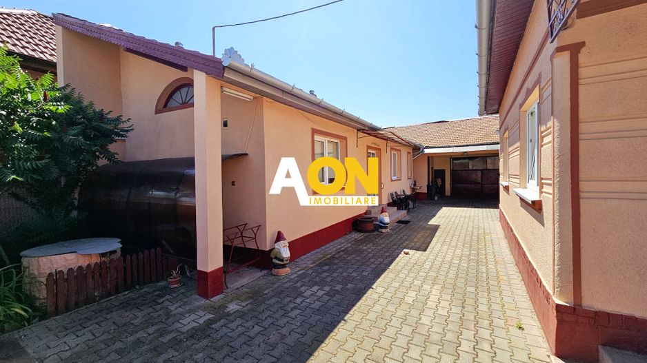 Casa cu 2 corpuri de cladire, 744 mp teren, toate utilitatile, Micesti - Poză 2