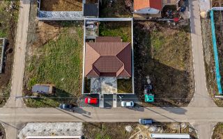 Doua case de vanzare la pret de una in Vladimirescu cartierul Florilor - Poză 12