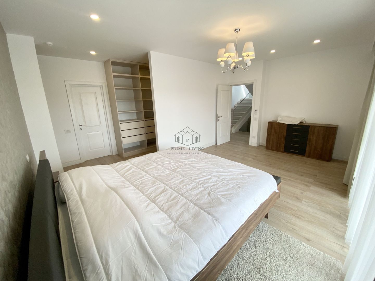 VILA SPATIOASA CU 5 CAMERE LA INCHIRIERE IN COMPLEX REZIDENTIAL - Poză 12