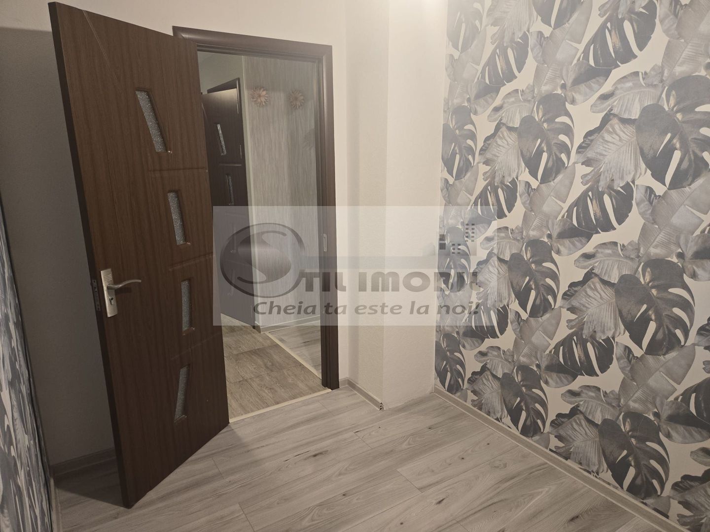 Apartament 3 camere 2 nivele loc de parcare inclus 99000 euro CUG - Poză 9