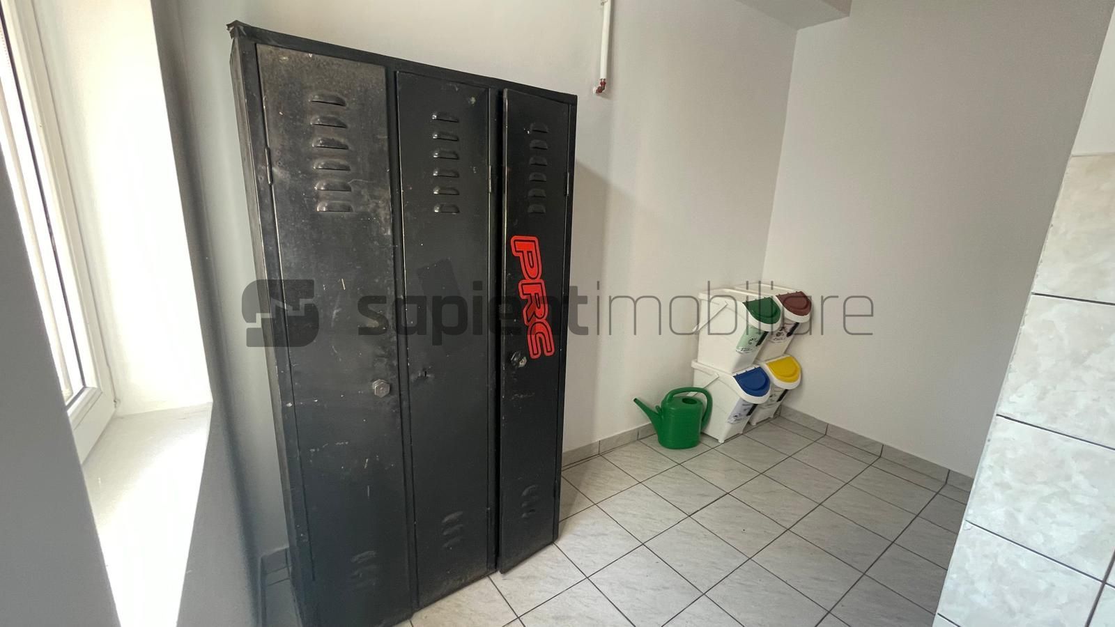De închiriat: Spațiu comercial / atelier auto 64 mp - Poză 10