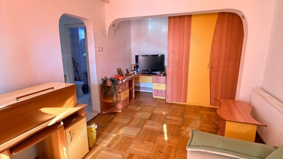 Inchiriem apartament cu o camera la PS-uri , tiglina 1, pret 250 euro. - Poză 3