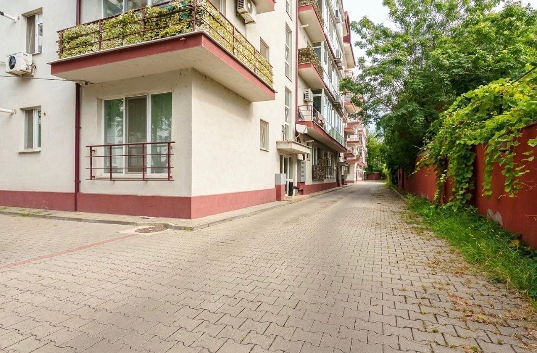 Apartament 3 camere ,grădină, foișor, loc de joacă, parcare,boxa - Poză 13