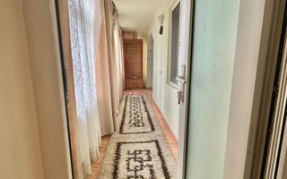 De vânzare casă cu 4 camere, garaj - Poză 9