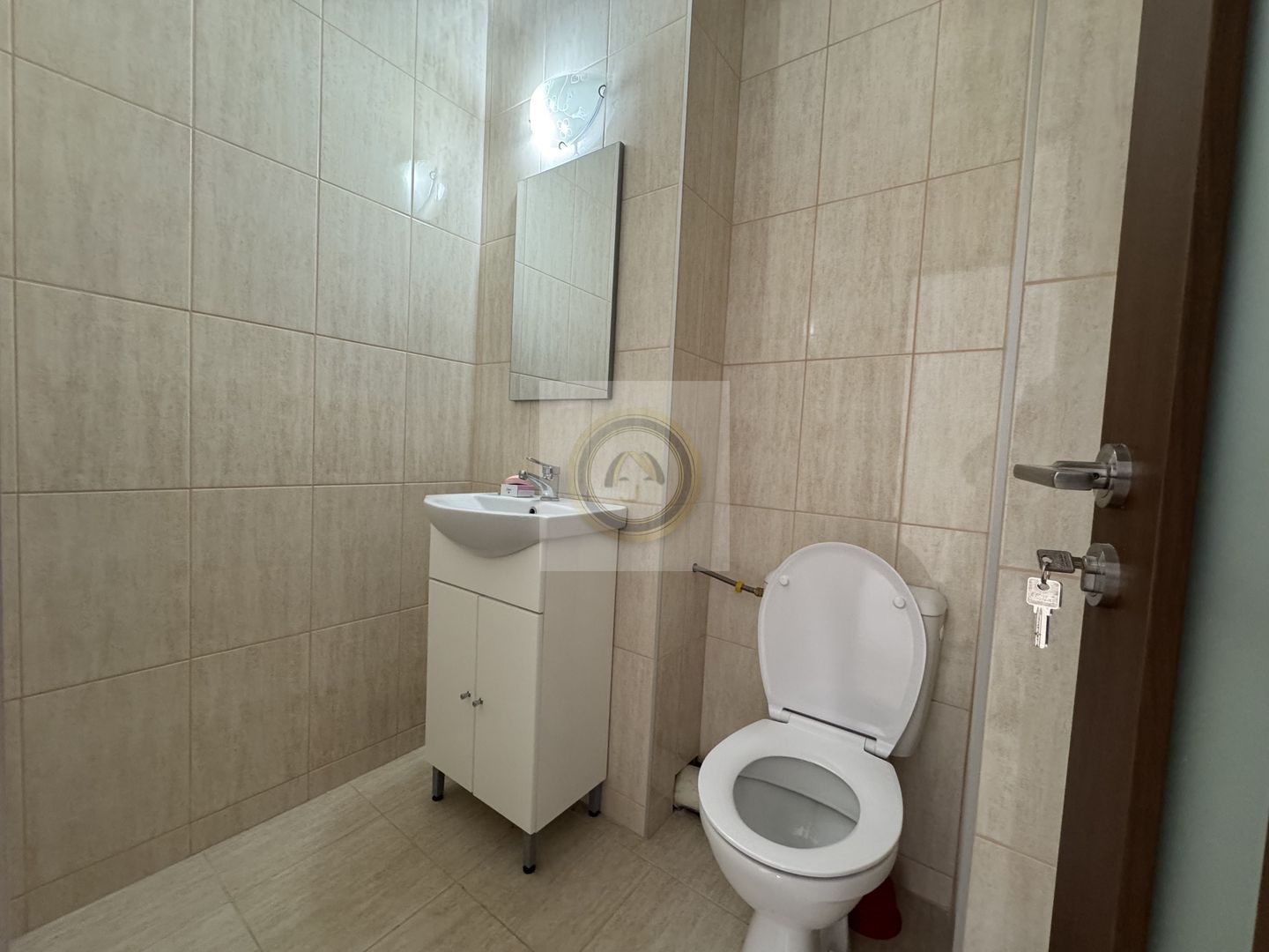 Apartament 3 camere de inchiriat | nemobilat, neutilat | langaDoboz - Poză 20
