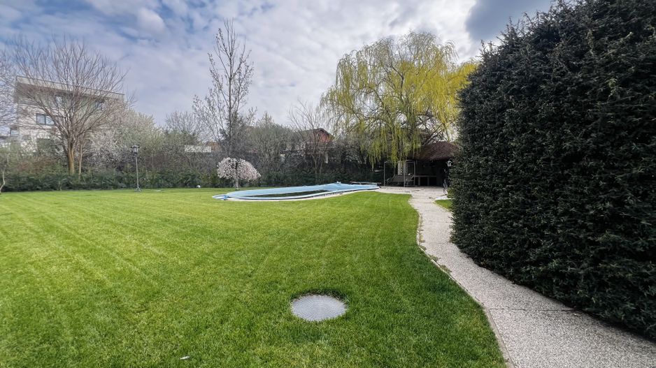 Vila cu 7 camere - Dumbravita - Zona Cora - Poză 2