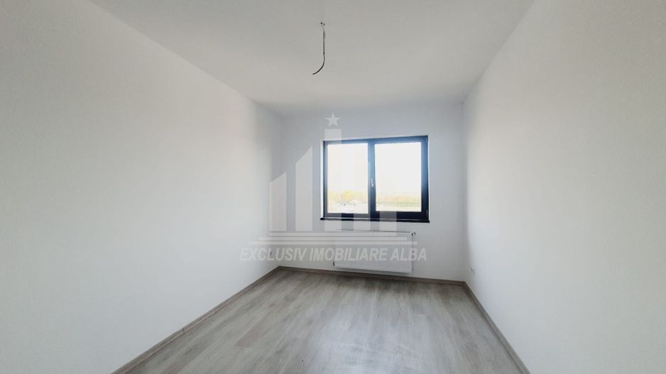 Apartament cu 3 camere de vanzare, Bloc Nou - Poză 4