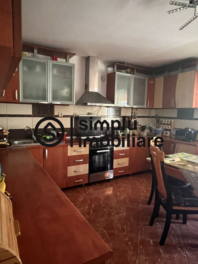 Vila S+P+1+M Lapus, str Paunitei - Poză 40