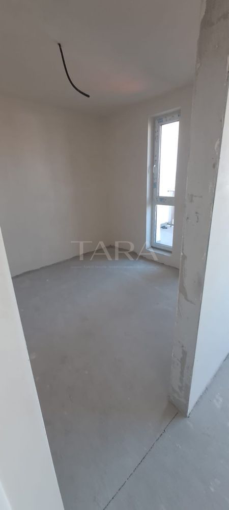 Vânzare Apartament 3 Camere Semidecomandat.Terasă 21 mp. - Poză 4