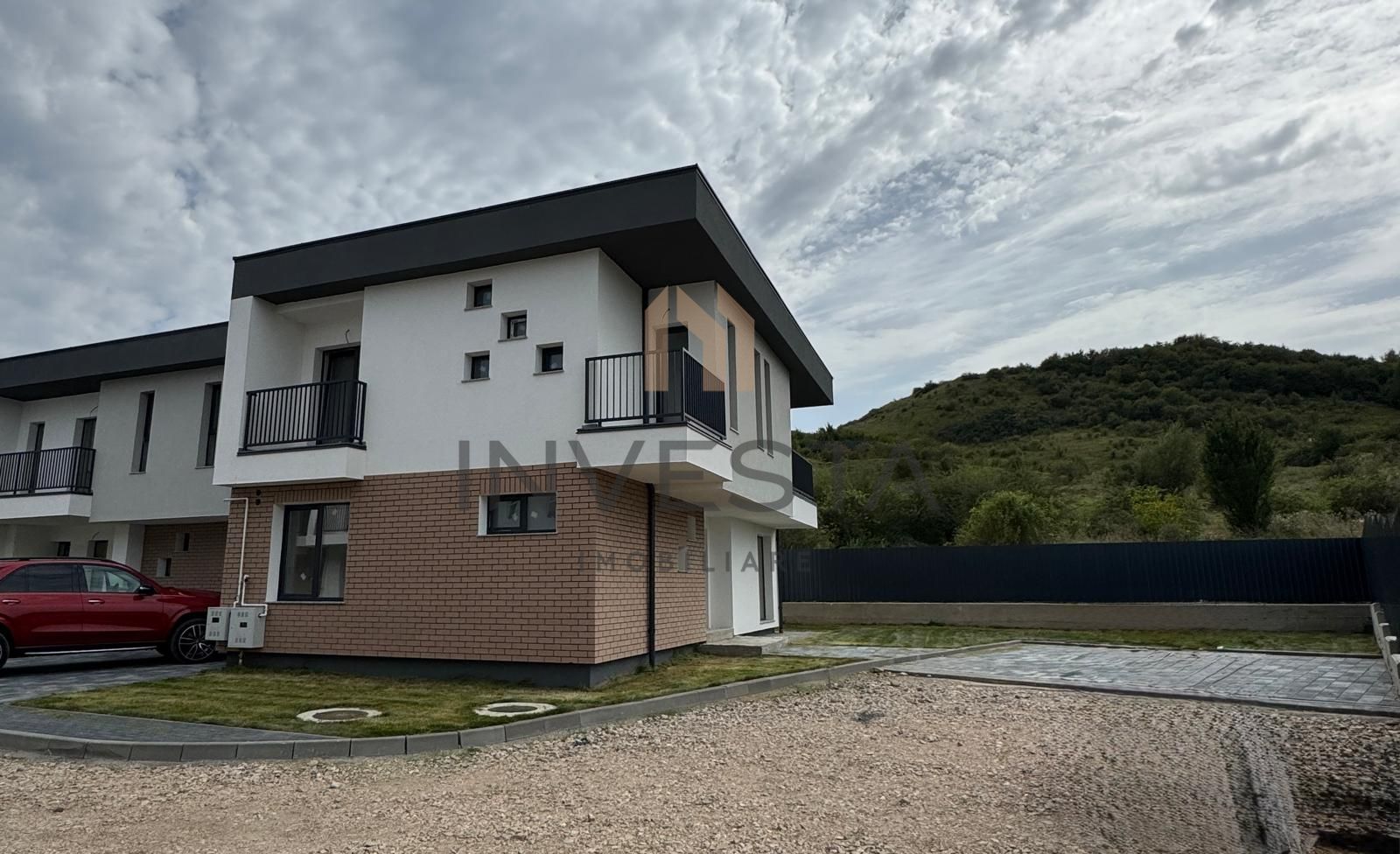 Casa de vanzare zona exclusivista de case Floresti - Poză 1