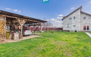 Casă cu 7 camere și teren generos în Șofronea - Poză 17