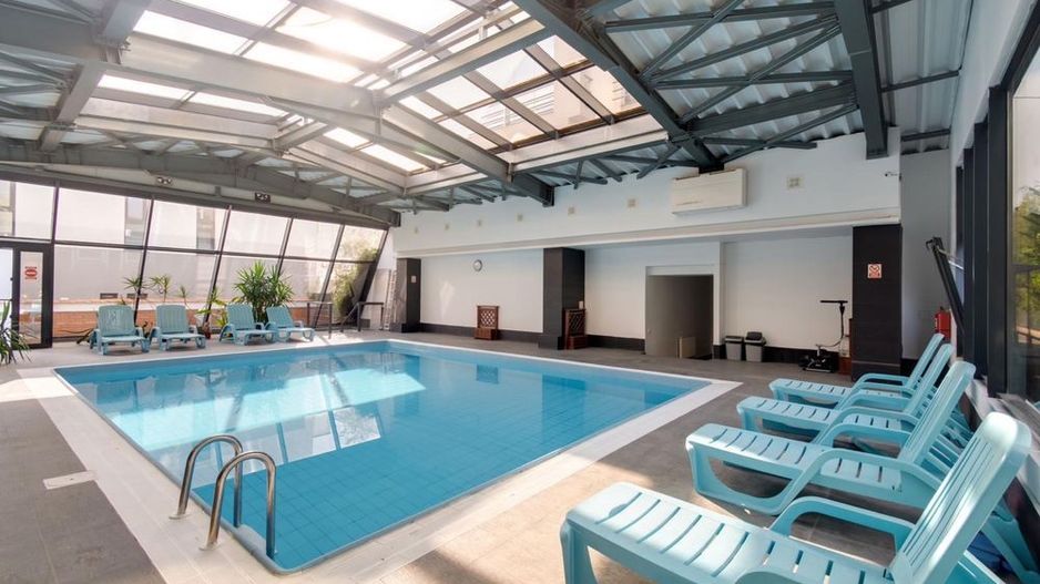 Apartament cu gradina si piscina interioara, Pipera Erou Iancu Nicolae - Poză 2