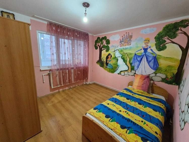 Apartament 4 camere, etaj 1 , Micro 18 - Poză 4