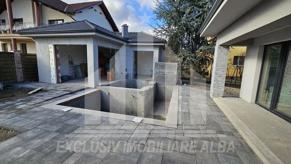 Casă / Vilă cu 5 camere de vânzare în Cetate, Alba Iulia - Poză 3