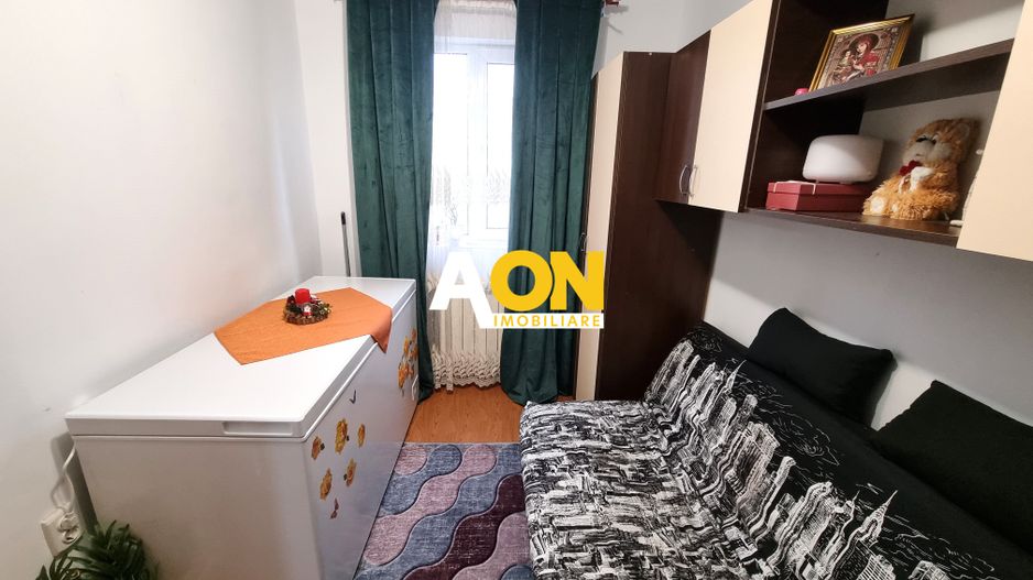 De vanzare apartament 3 camere, etaj intermediar, Cetate - Poză 4