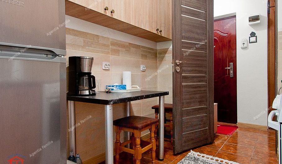 De vanzare apartament 2 camere Centru, etaj 3 - Poză 9