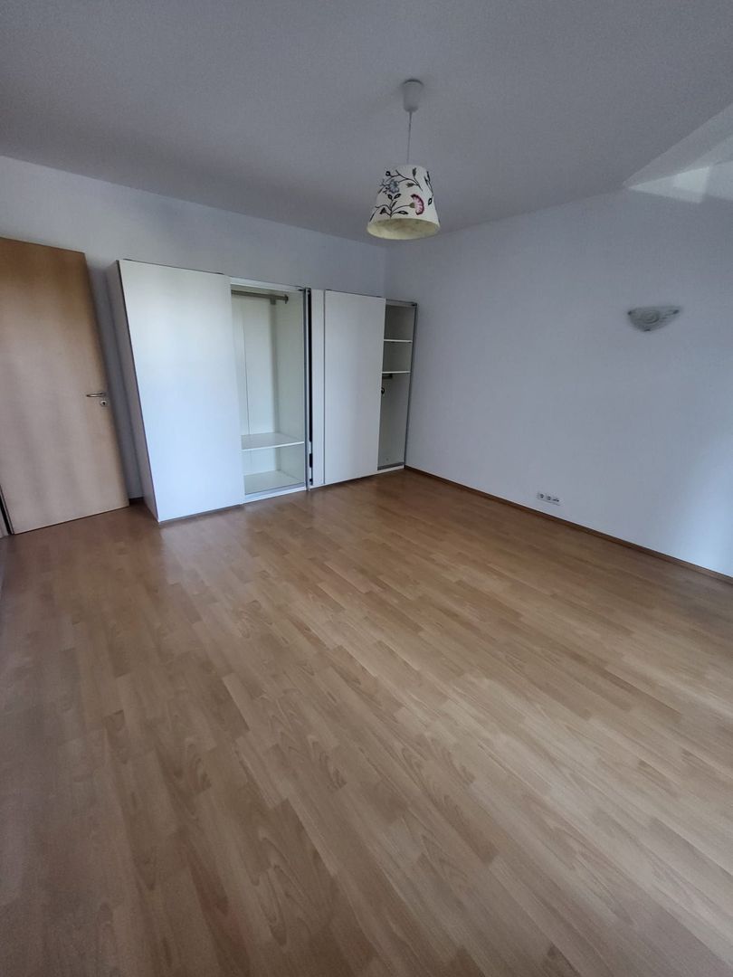 Ap 4 camere Dna Ghica Plaza, 2 locuri parcare, se accepta persoane straine,140mp - Poză 2