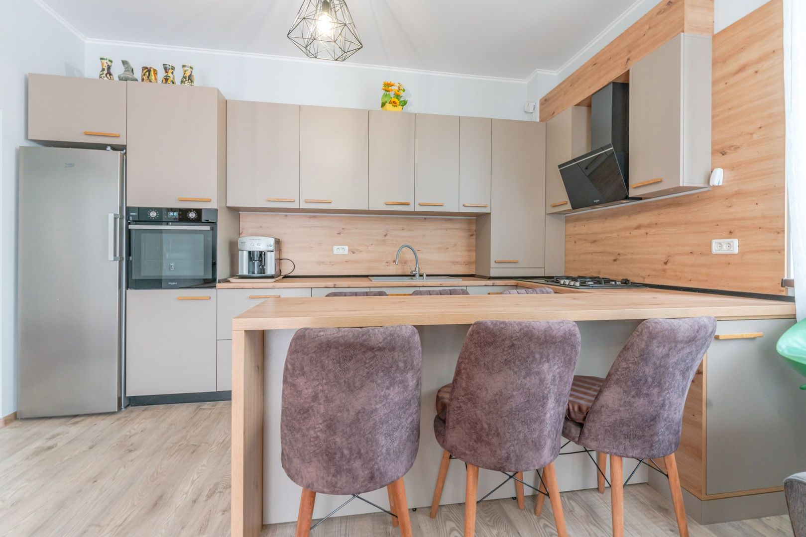 Apartament 3 camere spatios cu o terasa de 25 mp - Poză 3