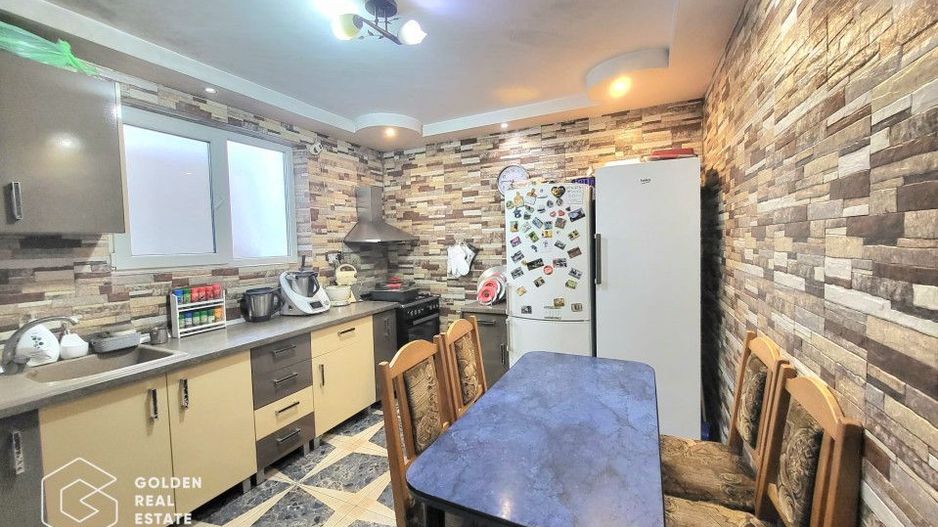Casa P+M în Curtici, 1080 mp teren, 8 camere - Poză 9