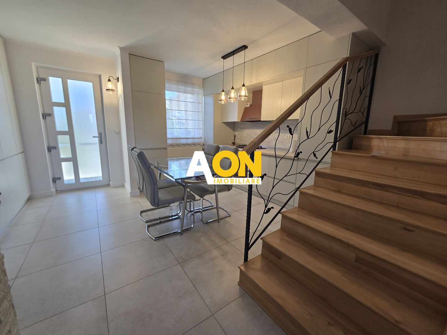 Casa 3 Camere Zona Centru, Complet Renovata si Mobilata - Poză 17