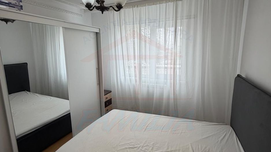 Vanzare apartament cu 4 camere in Micro 39b( k-uri), etaj 1, - Poză 7