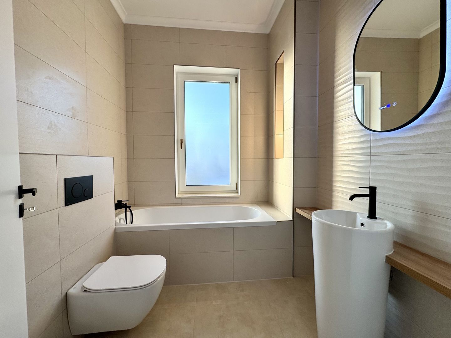 Duplex modern cu grădină, la intrare în Moșnița Nouă - Poză 25