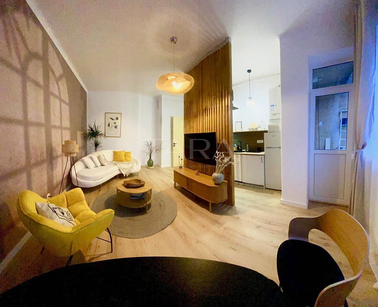 Vand apartament 2 camere, Centru,  finisaje de lux - Poză 2