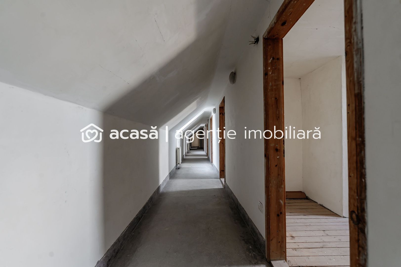 Clădire potrivită pentru proiecte educaționale sau de îngrijire - Poză 6