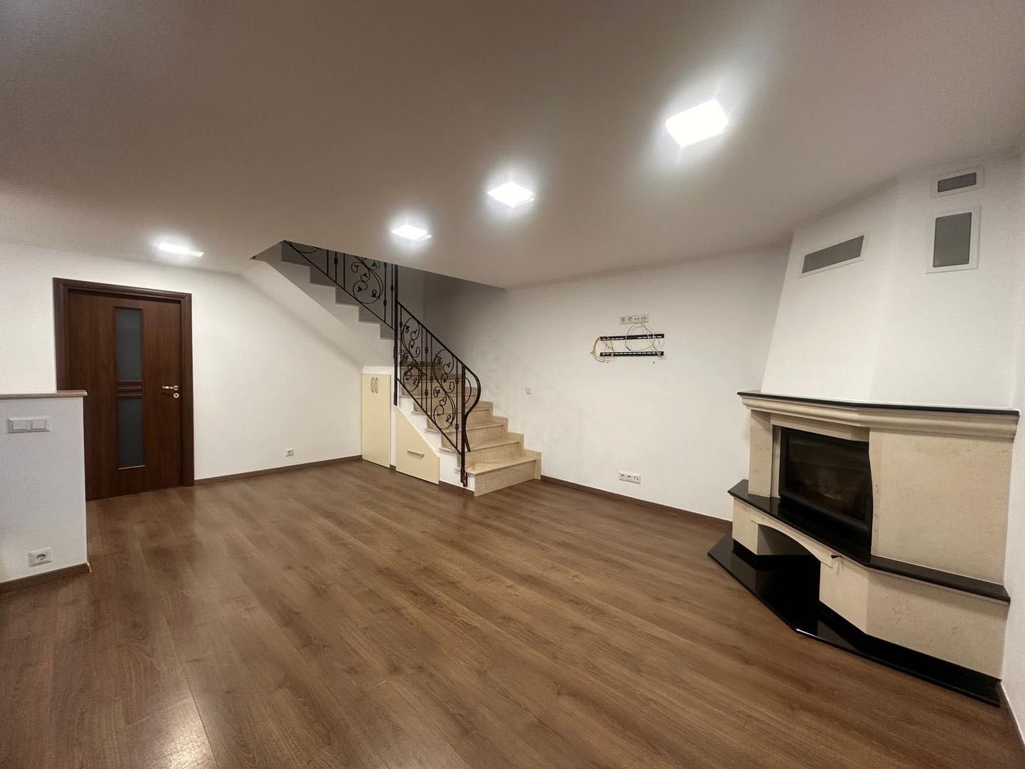 Casa de vanzare ! - Poză 4